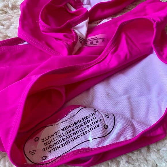 NWT Cut-Out Fuschia Fire Swimsuit - Picture 4 of 5